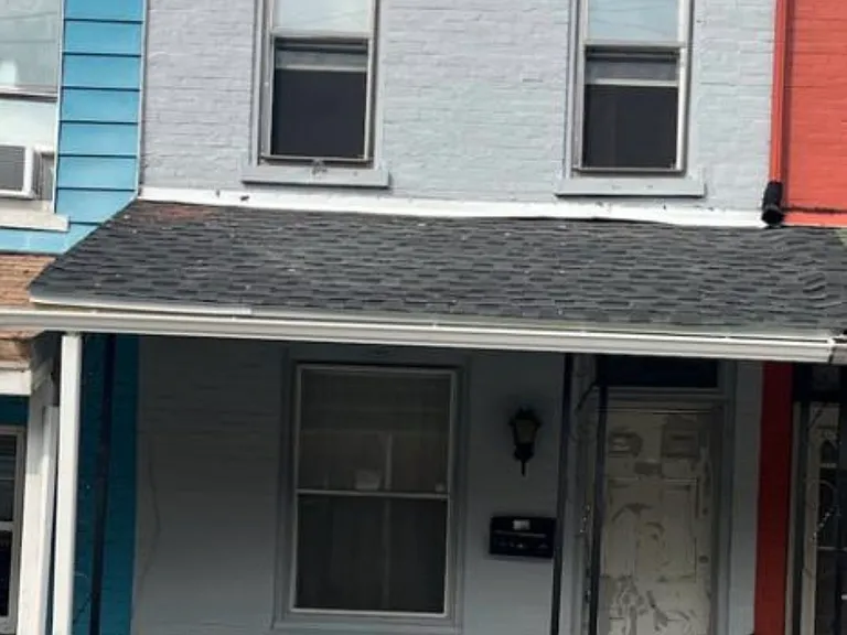 1631 Cotton St — Photo 1