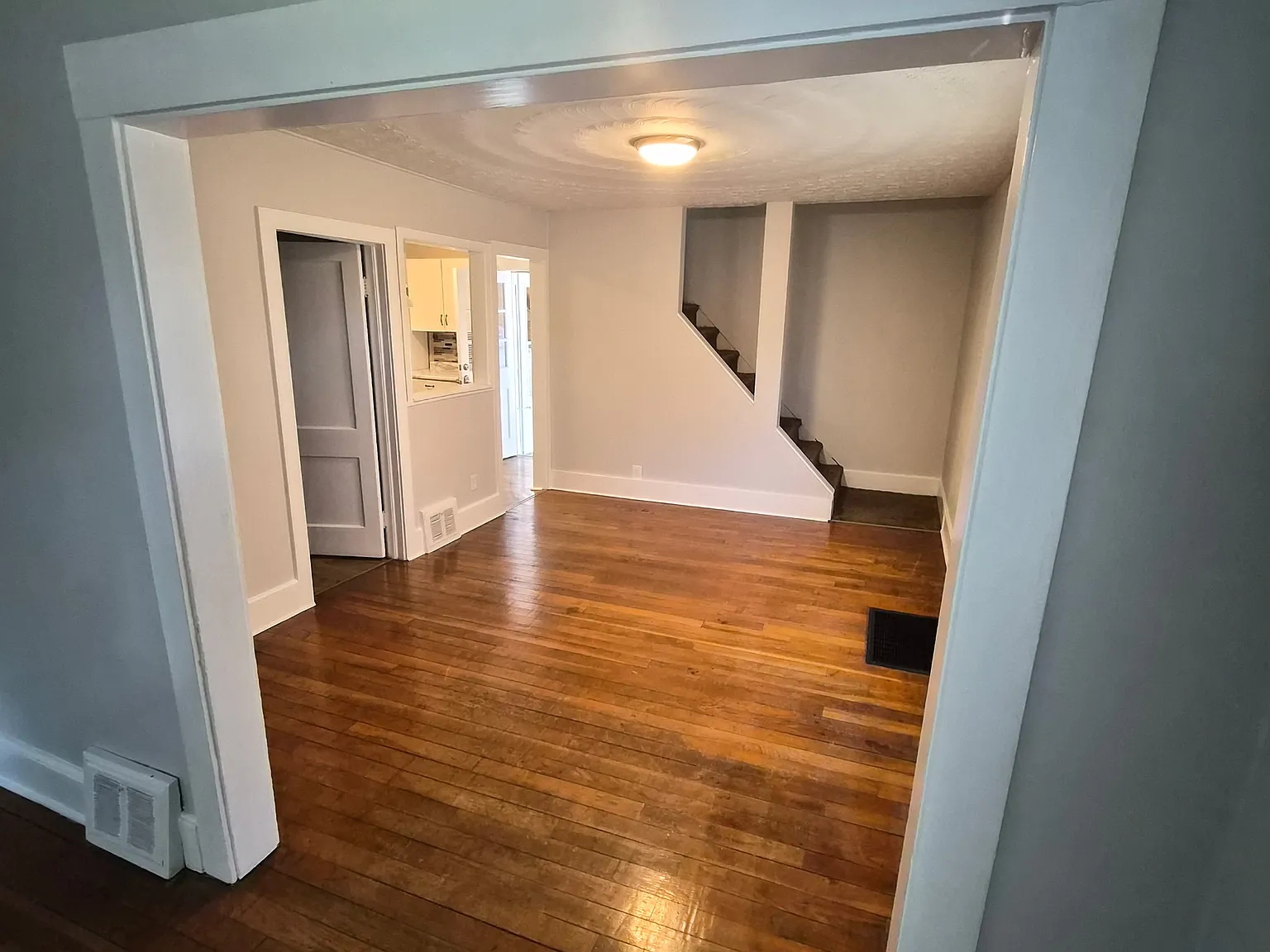 2 bed, 986 sqft, $1,050 — Photo 4