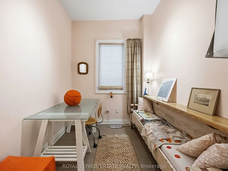 100 Seaton St — Photo 17