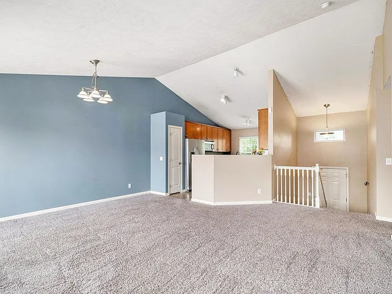 14463 Reynolds St — Photo 3