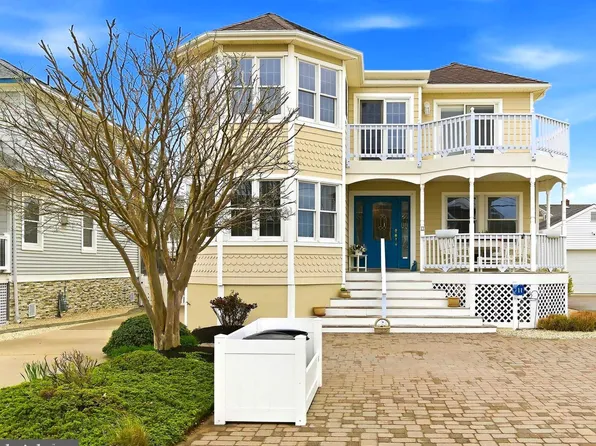 11 E 17th St, Brant Beach, NJ 08008