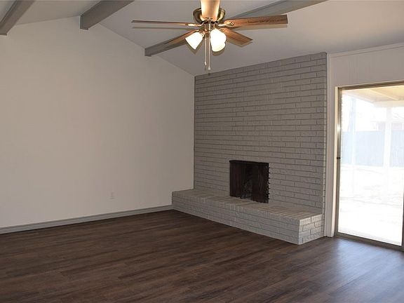 2nd image of 811 Meadowlark Dr