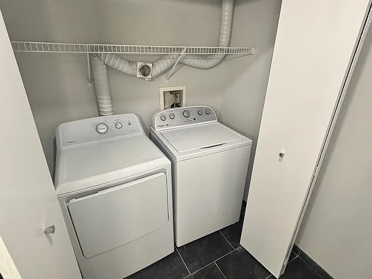 24 Mount Vernon Apartments — Photo 40