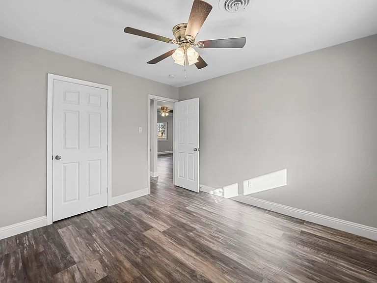 5421 Greenwood Way — Photo 22