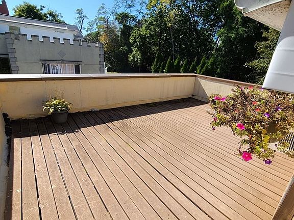 3rd image of 5635 Sylvan Ave #1