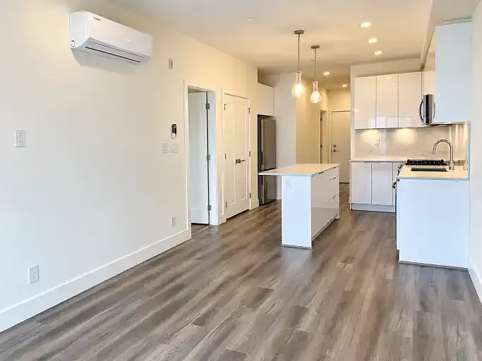 2 bed, 2.0 bath, 760 sqft, $2,350 — Photo 2