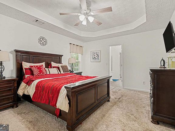4th image of 352 Academy Woods Dr