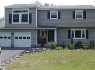 16 Kingsley Ave, Gansevoort, NY 12831