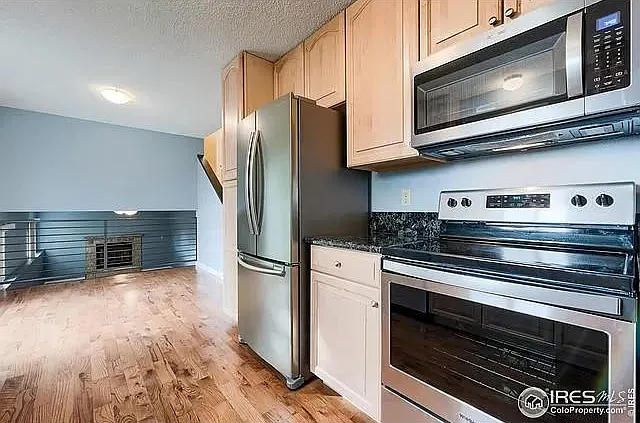 2402 Sunray Ct — Photo 2