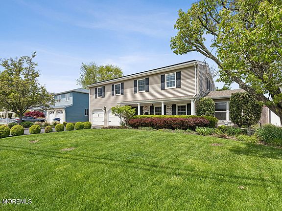 4th image of 2225 Riviera Parkway