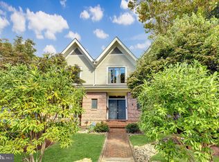 4866 Little Falls Rd, Arlington, VA 22207