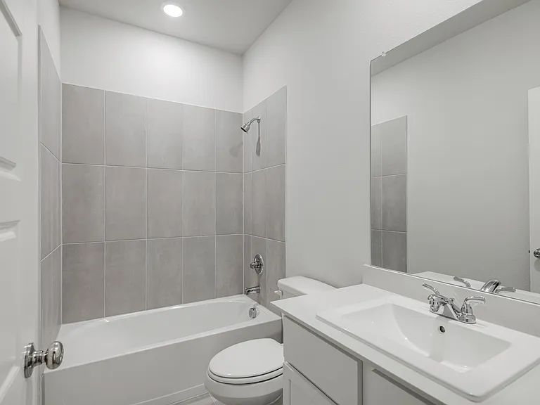 1136 Del Rio Dr — Photo 23