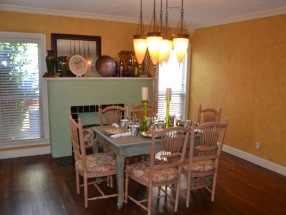 1st image of 4604 Calmont Ave