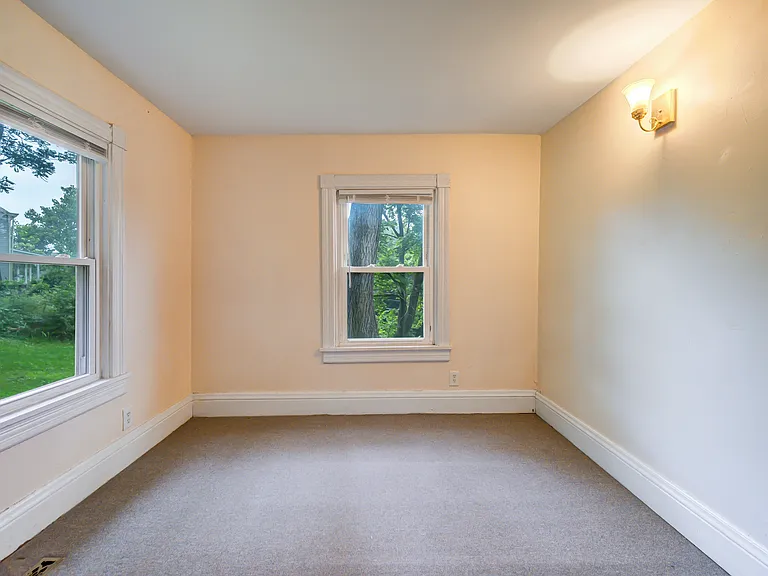 4 Underwood St #2 — Photo 19