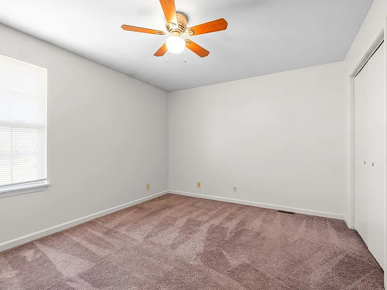 Needmore Road-630-694 — Photo 19