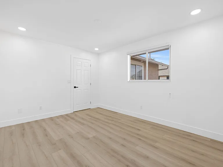 1111 SE 8th Ter #3F — Photo 7