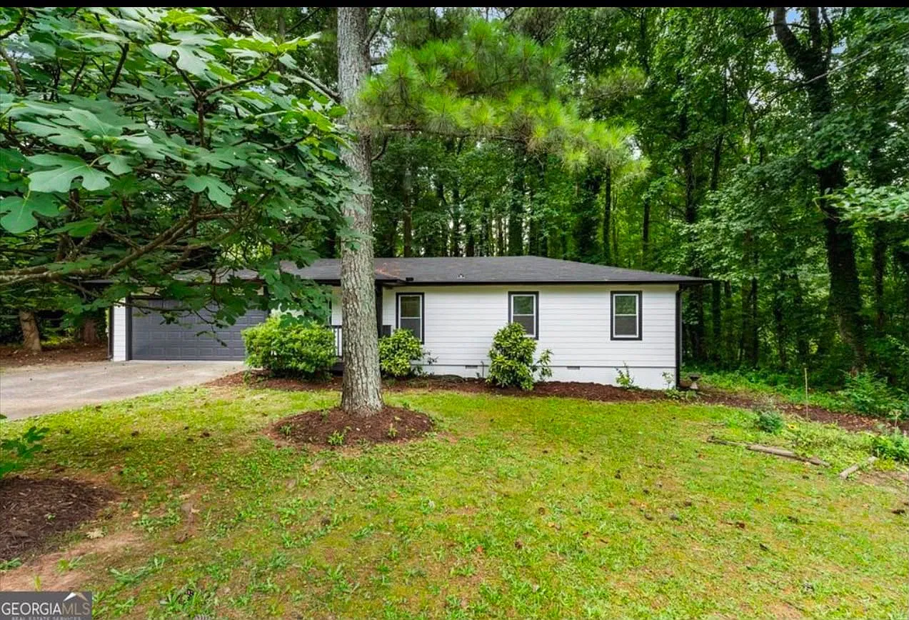 3 bed, 1250 sqft, $2,450 — Photo 3
