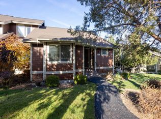 1246 Highland View Loop, Redmond, OR 97756