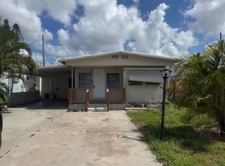 915 50th Avenue Plz W, Bradenton, FL 34207