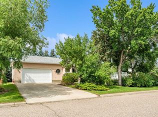 2506 S 19th St, Nanton, AB T0L 1R0