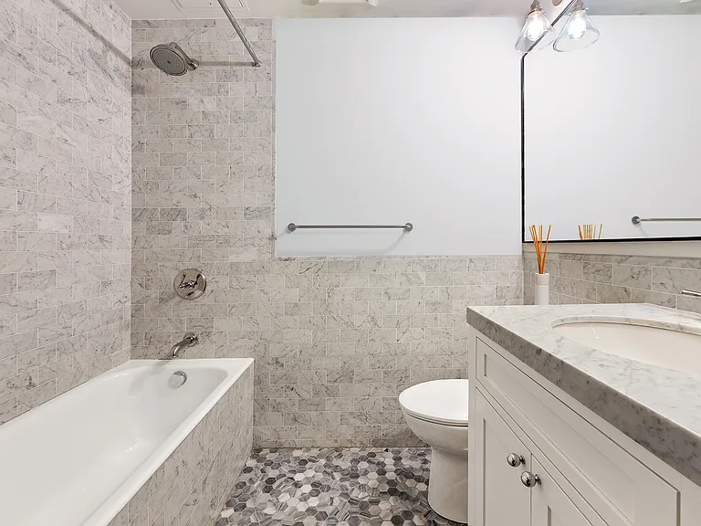 835 Carroll St #4 — Photo 7