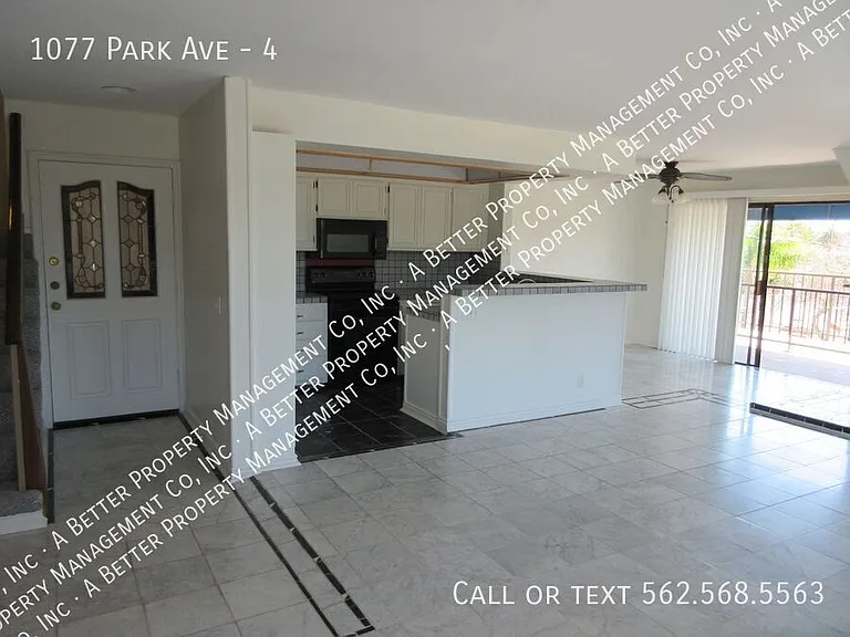 1077 Park Ave #4 — Photo 1