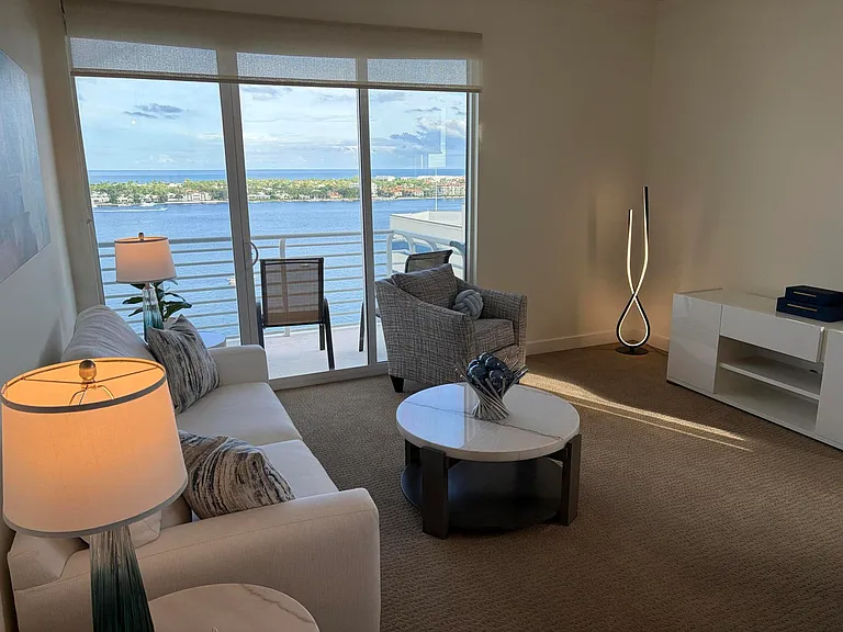 1551 N Flagler Dr — Photo 5