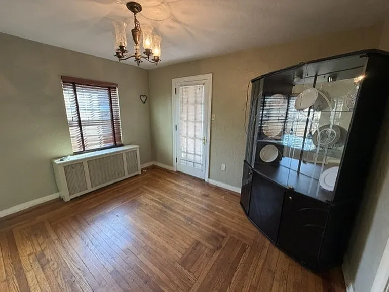 222 Wainwright Ave — Photo 10