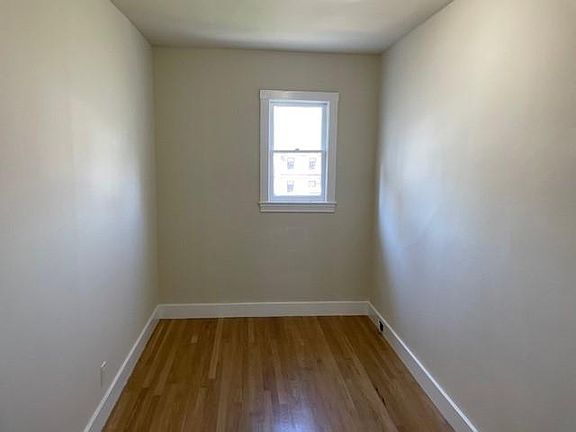 5th image of 960 Bay St #5