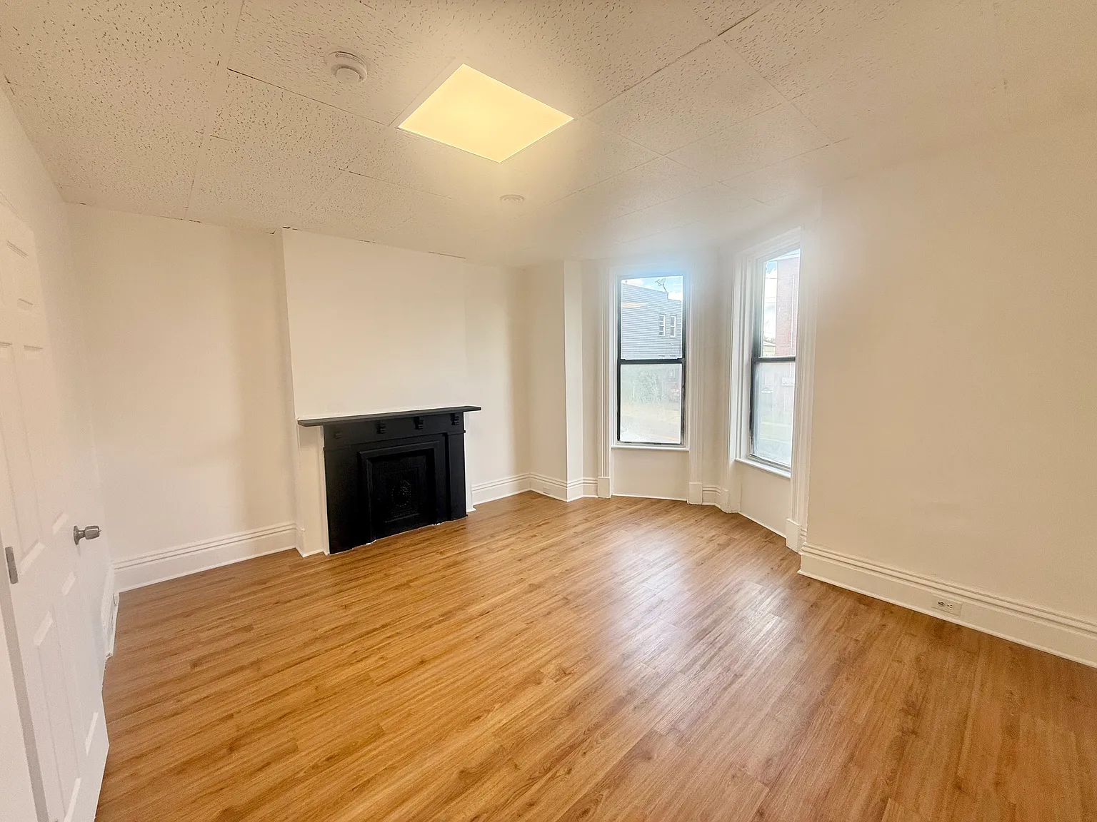 3 bed, $1,349 — Photo 3