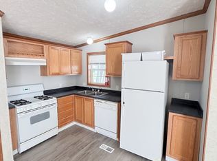 200 N 28th St #65, Fairfield, IA 52556