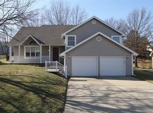 1308 Dartmouth Dr, Liberty, MO 64068