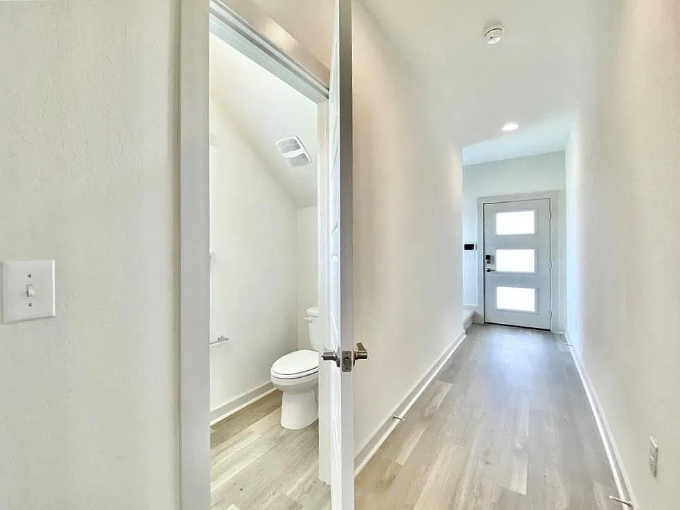 3 bed, 2.5 bath, 1847 sqft, $2,250 — Photo 4