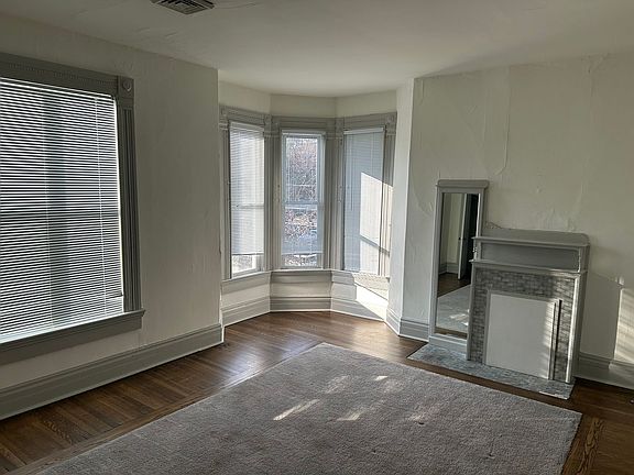 5th image of 34 E Mechanic St #3