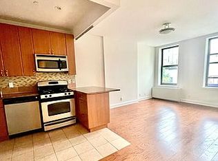 322 Powers St #3C, Brooklyn, NY 11211