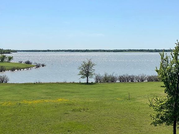 4th image of 524 Longshore Dr
