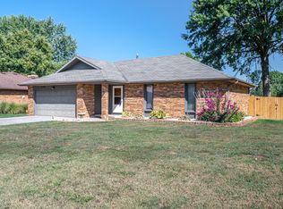 3139 W Village Ln, Springfield, MO 65807