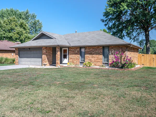 3139 W Village Lane, Springfield, MO 65807