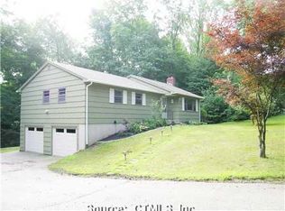 207 E Village Rd, Shelton, CT 06484