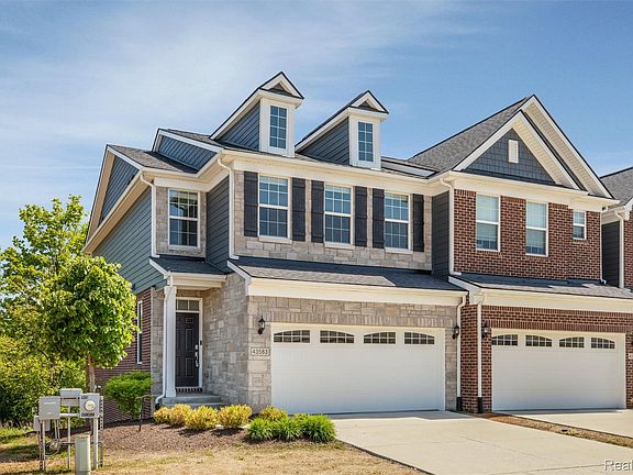 3rd image of 43583 Chancellor Ln