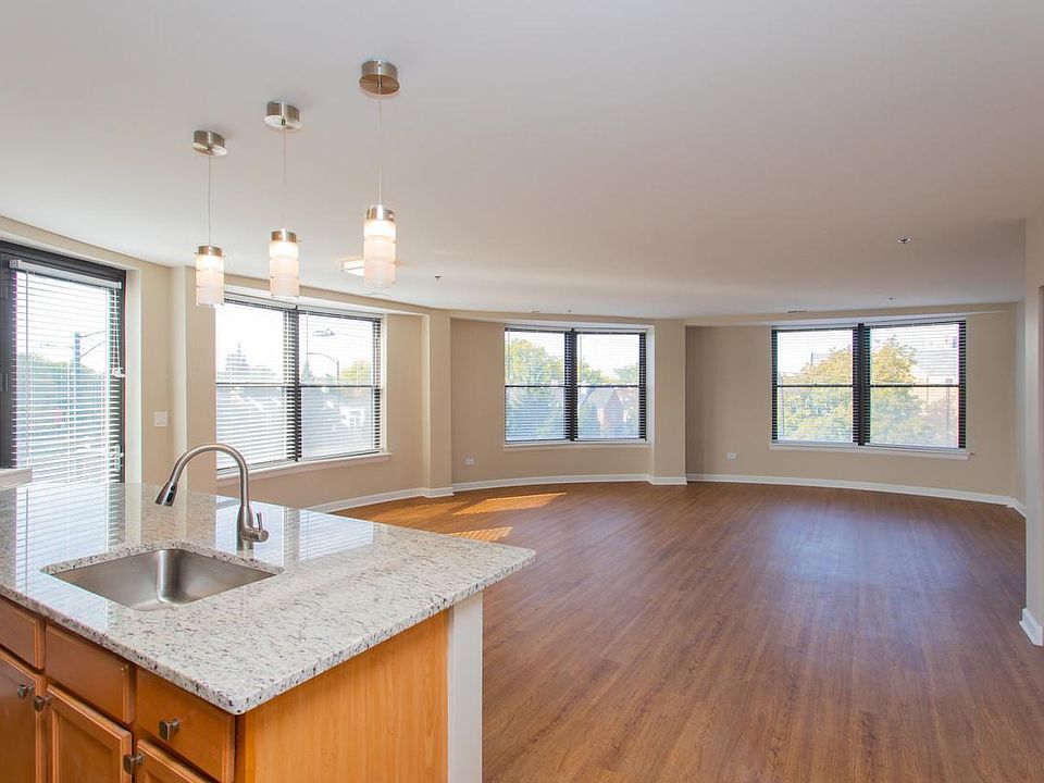 1st image of 551 W North Ave APT 512