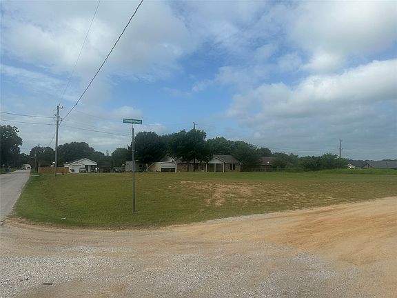 4th image of Stagecoach Dr