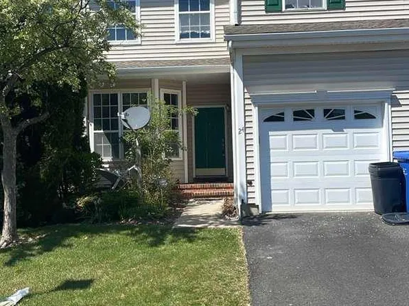 24 Straton Ct, Parlin, NJ 08859