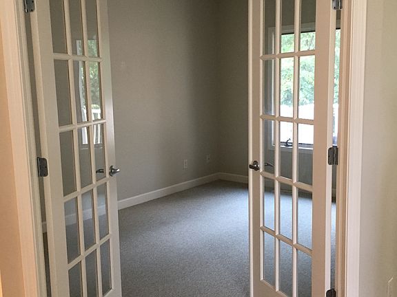 5th image of 2885 Willow Lane Ct NE