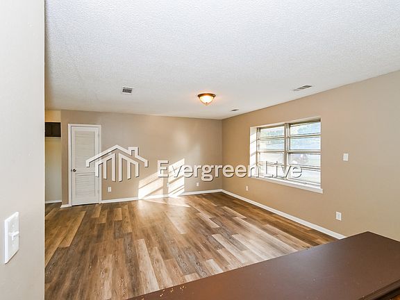 3rd image of 3081 Boxdale St