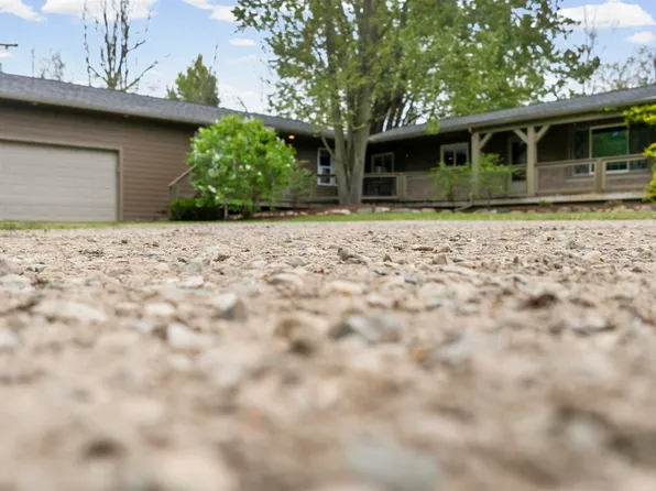 3365 Howland Rd, Almont, MI 48003
