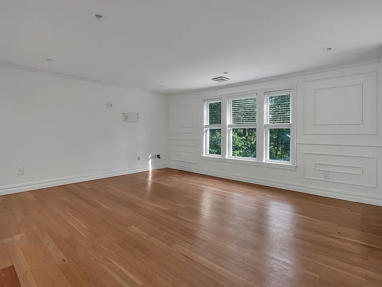 587 Central Ave — Photo 17
