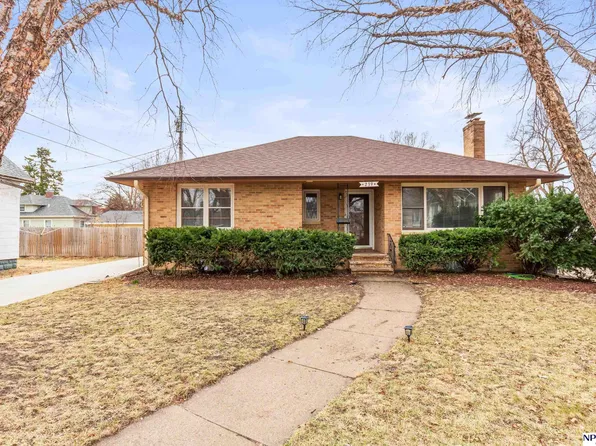 239 W 12th St, Fremont, NE 68025