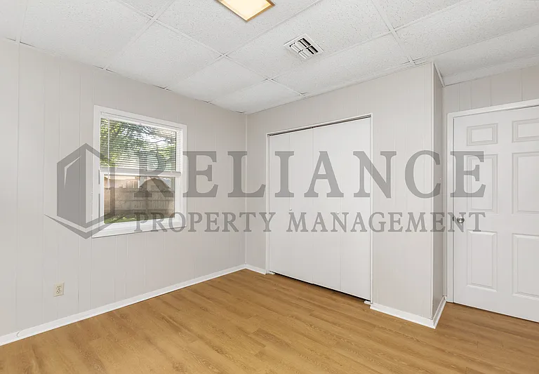 300 W Breese Ave — Photo 13