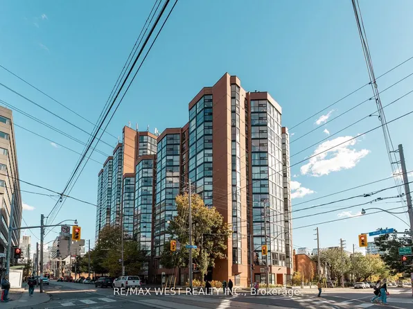 725 King St W #205, Toronto, ON M5V 2W9